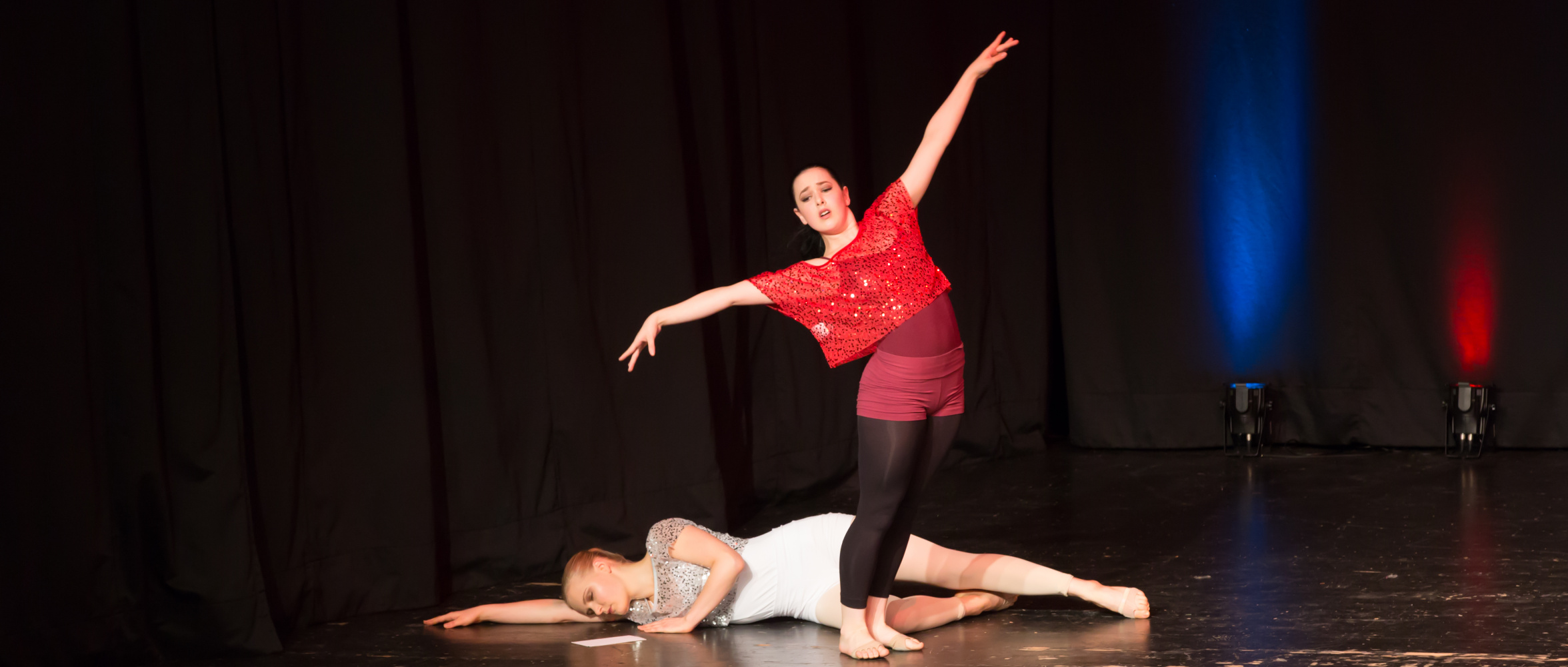 Duo Modern Dance