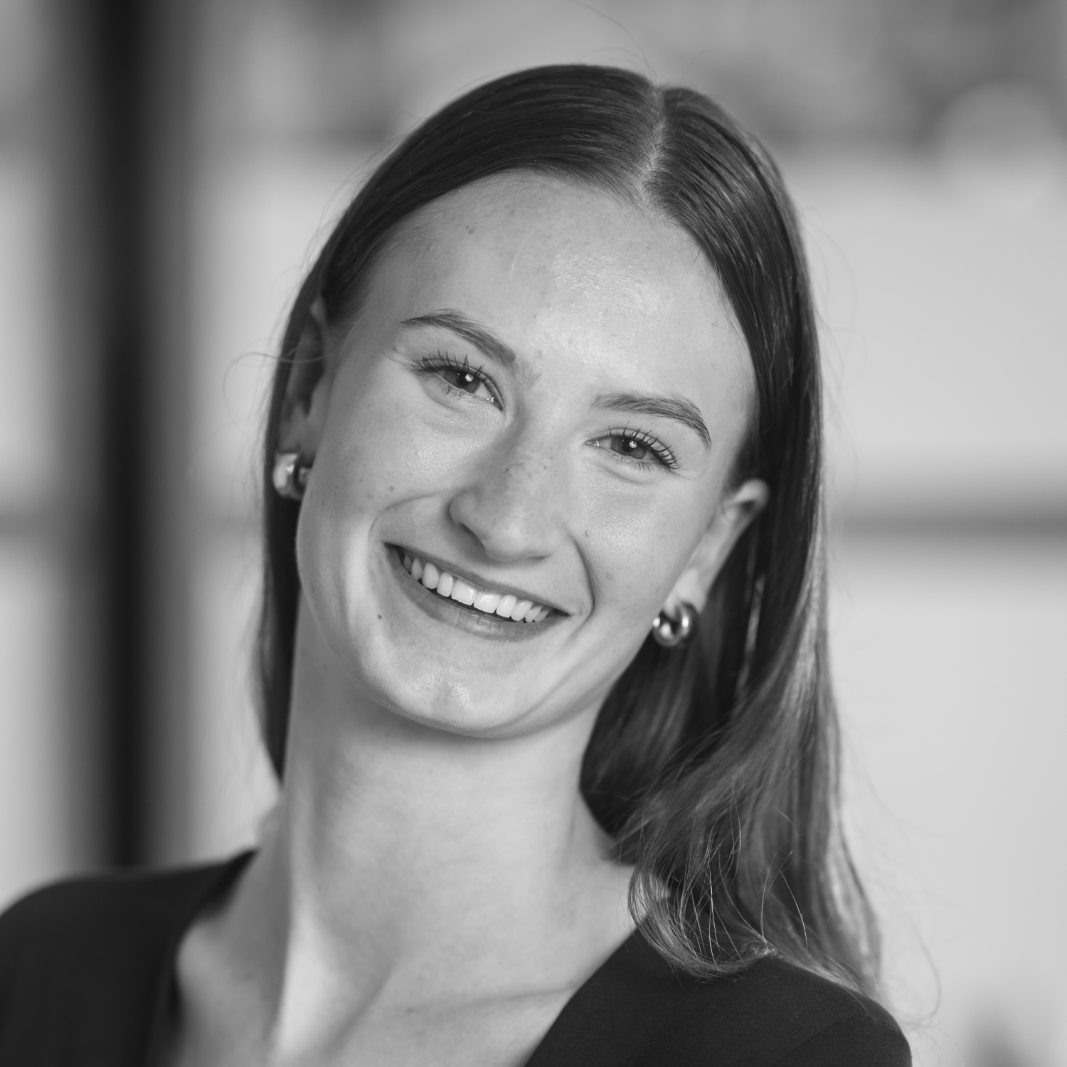 Porträt von Emily Volik – Tänzerin und Tanzpädagogin bei Nett & Friends Köln.