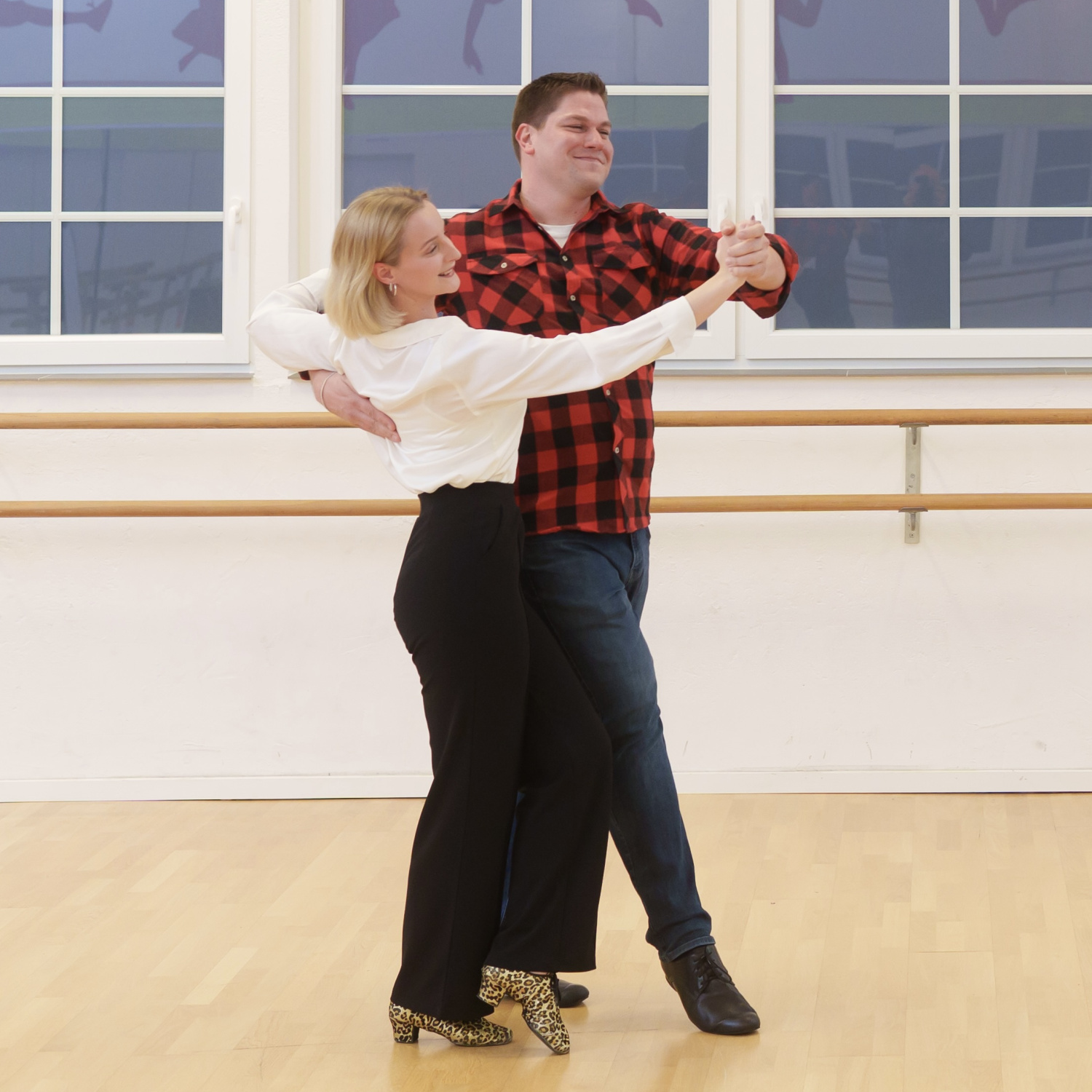 Christian Burde beim Paartanz Standard/Latein im Tanzsaal der Tanzschule Köln-Ehrenfeld
