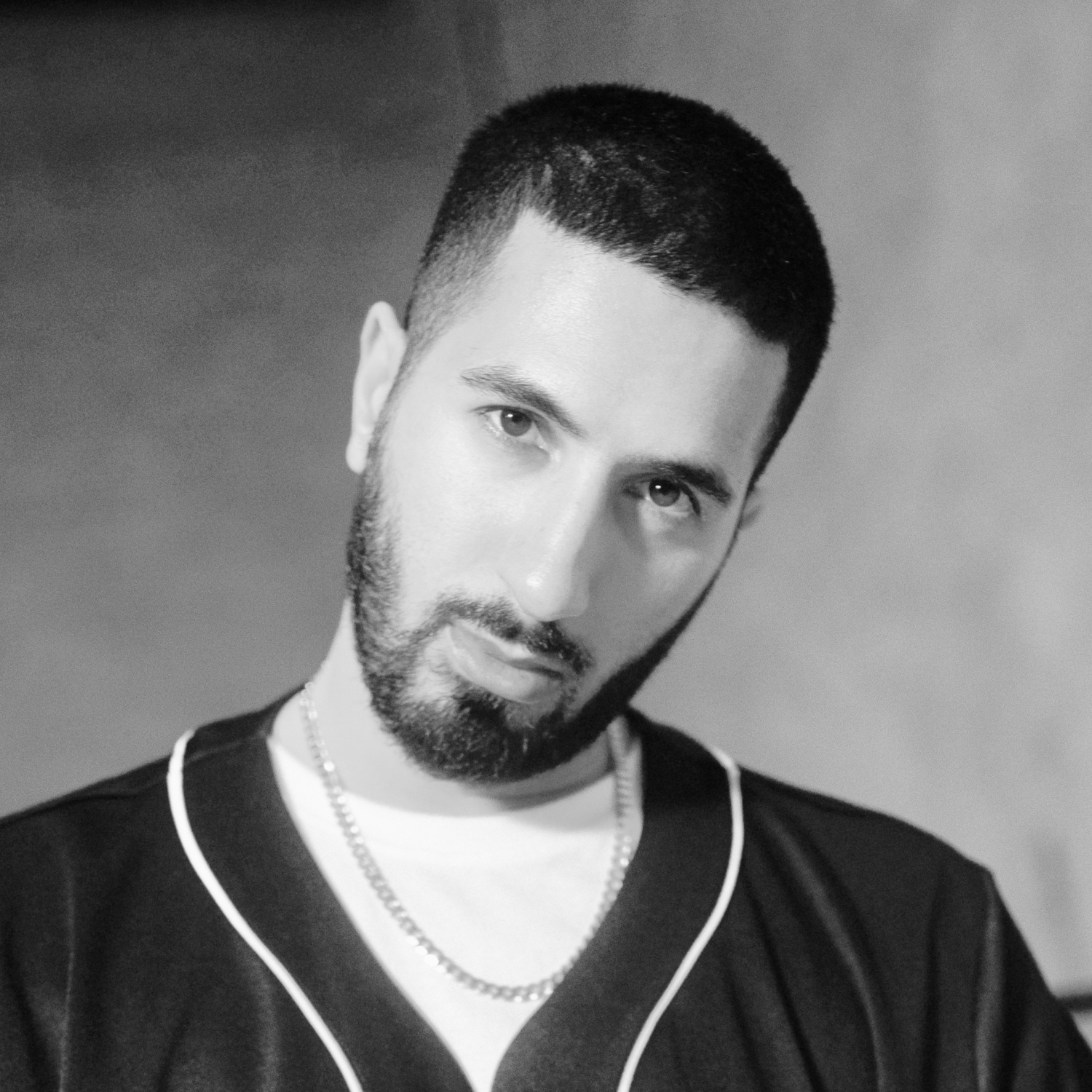 Porträt von Milad Samim – Hip Hop Trainer und Weltmeister bei Nett & Friends Köln & Siegburg
