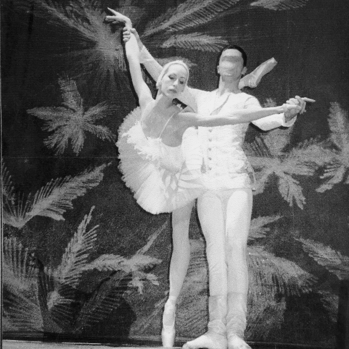 Im Ballett-Duett auf Spitze – Sabine Ehlen gemeinsam mit ihrem Partner in einer eleganten Pas-de-deux-Szene